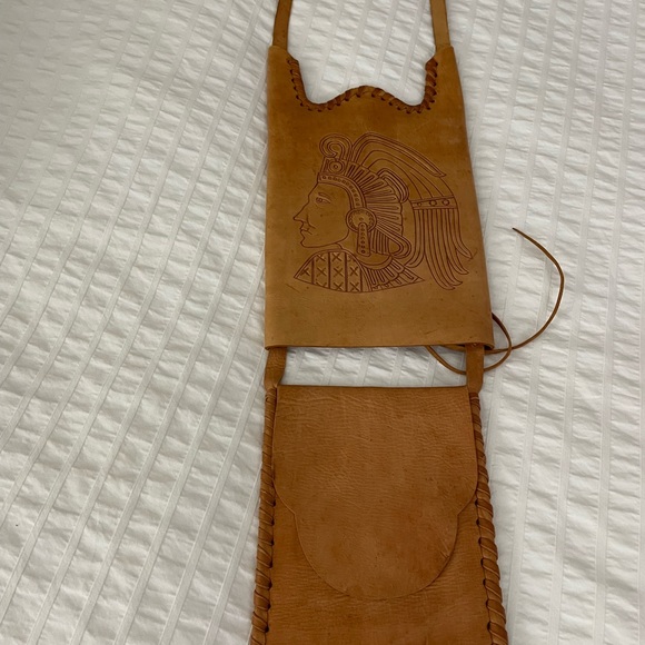 Hand crafted leather aboriginal shoulder bag - Picture 6 of 11